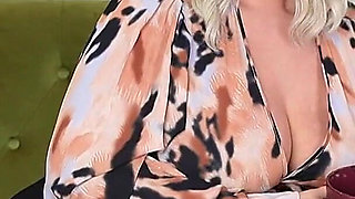 Teacher Gives Exchange Student a 1-on-1 Reproduction Lesson