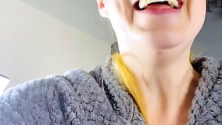 Cumshot amateur MILF suck and jerks dude in the bedroom