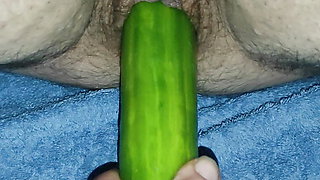 I put a cucumber in my girlfriend's cunt