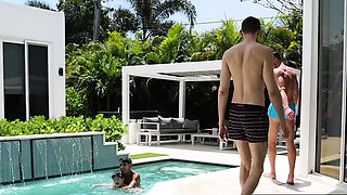 Milo Miles takes Jay Stryker's HUGE dick!