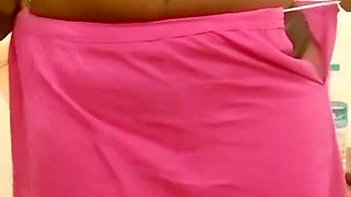 Desi Tamil MILF Renu’s Handjob for Boss Spills Cum on Navel, Nude Bath: Cuck Watches! Indianhotwifex