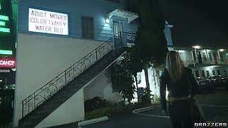 Zz Motel: Dicking The Drifter With Charles Dera, Kleio Valentien - Brazzers