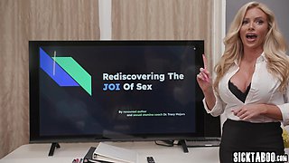 Horny mom is a perfect babe for practice