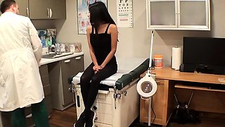 Alexa Chang goes to a perverted gynecologist
