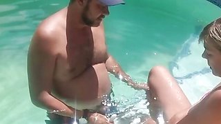 Mutual Masturbation in swimming pool