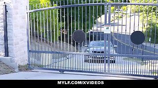 Mylf - busty cougar (Nicole Aniston) takes a rail on a teenager stud