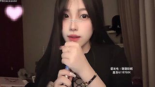 Lulu sticky tongue cleaning aceasmr