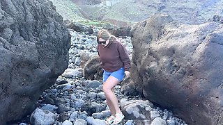 No Panties Girl Pee on Public Beach