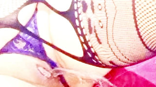 Lingerie, dildos, and squirts: this was the weekend with a MILF granny.