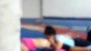 Deux Coquines: Surprise au Gymnase - French Amateur Video