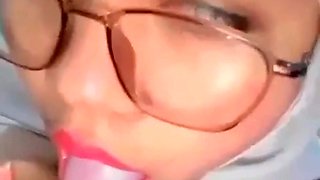 Jilbab Payudara Besar Alami Colok Memek