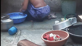 The sister-in-law of the village goes to the farm and makes a mode in the forest, showing her pussy to the sister-in-law brother