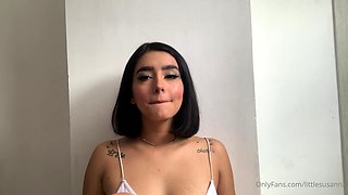 Hot amateur webcam teen masturbates for their fans