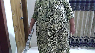Egyptian Big Ass & Huge Boobs Hot BBW Aunty Sweeps the Room When Neighbor Guy Anal Fuck & Gives Cum in Her Ass - Muslim