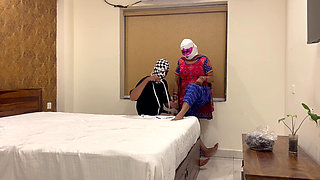 Desi Bengali Bhabhi Fucked at Her Besharam Tailor’s Room in Doggy and Missionary Style