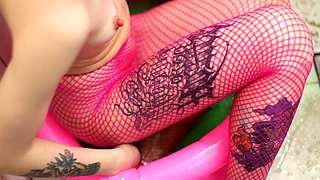 Slime Pool Play & Squirting
