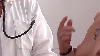Kiki Meets the Anal Nurse