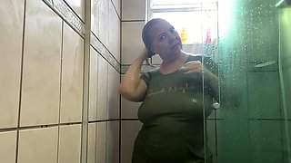 Masturbating amateur cums after solo fun