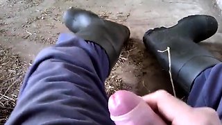 Twink's Handjob Cum Tribute