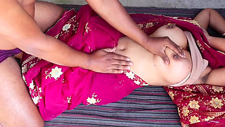 Saloni bhabhi ke sath boyfriend Ghar me bula sex fucking hot wife filing 18 year