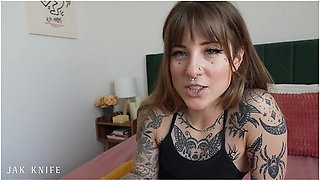 My Girlfriends Hot Tatted Stepsister Shares My Bed - Awlivv