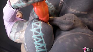 Anuskatzz and Lily Lu's anal insertion smut by Dirty Dreaz