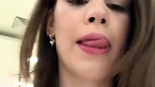 street_young camgirl