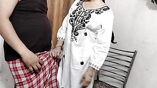 College girl ko paise dekar jabar dasti pakad ke pel diya