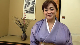 H080G05 Widow who wraps her plump body in Japanese clothes, first shot AV of a 60-year-old mature woman