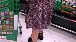 Extreme Horny Girl Without Panties in Supermarket