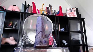 Puffy peach blondes solo toy action