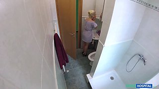 Faux hospital - doctors getting fellatios and fiull xxx from patients