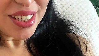 Kira Teases Toes, Fucks Her Slit in Wild Couch Cum-splosion!