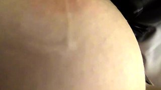 Amateur preggo hoe toys her pussy close up in fetish solo
