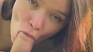 I Met a Beautiful Girl on a Dating Site. She Gave Me a Blowjob on Our First Date in the Park