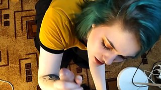 Freaky Teen Gives Mind-Blowing Blowjob - Amateur POV Fun