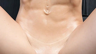 Oiled up Fitness Goddess