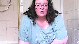 Goddess Bathroom Belly Play