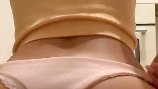 Flashing My Ass in Doggy...