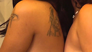 I Get Stuck on the Kitchen so My Stepmom Can Fuck Me However She Wants!