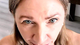 Mature Secretary Seduce Her Boss