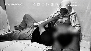 Damn! Caught on Video: Malay High School Student Gets Handjob in Classroom