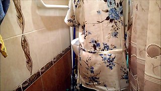Blowjob and swallow in bathroom