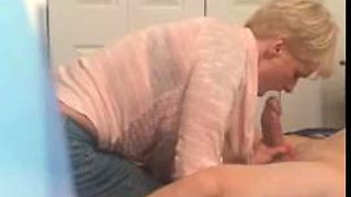 Cougar suce, baise et avale en camera cachee !: Big Tits, Big Ass  Blowjob Porn