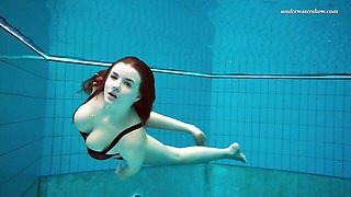 Chick's swimming pool teen (18+) smut by Underwater Show