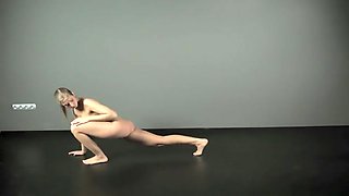 Cute gymnast girl stretches her pussy seductively