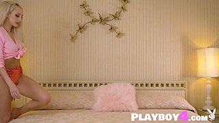 Raunchy blond hair girl Rachel Page posing naked