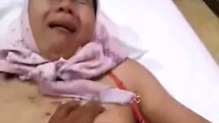 Muslim gets by her boss until she cums