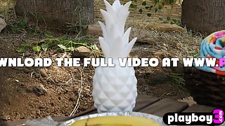 Big bootie Jillisa Lynn showing steamy body