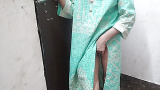 Hot girl ko paise dekar jabar dasti pela
